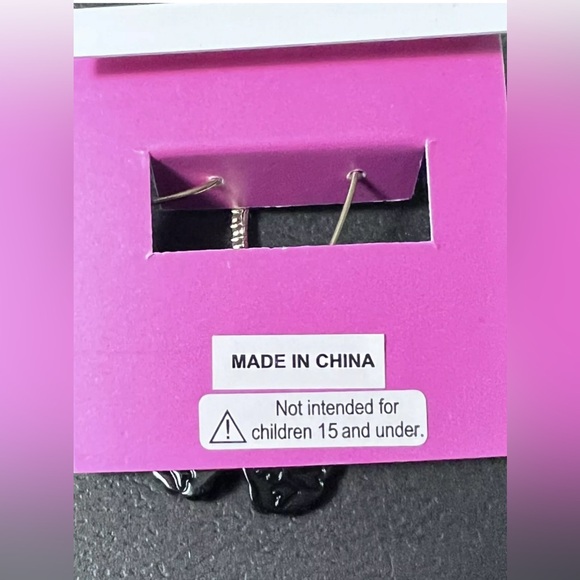 NWT 🖤🦋🖤 Betsey Johnson Pavé Butterfly Earrings Black Multicolor Crystals - Picture 16 of 16